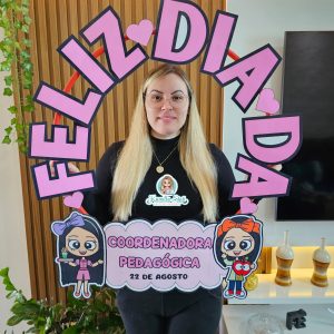 Bambolê para foto dia da coordenadora pedagógica