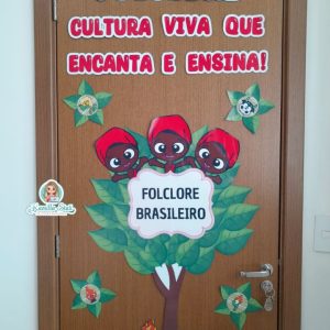 Decoração de porta folclore