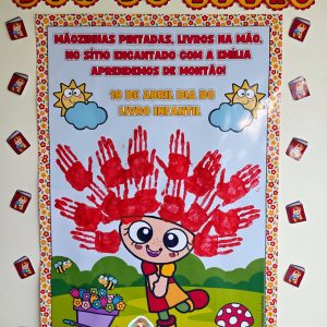Mural das mãozinhas dia do livro