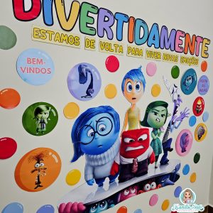 Painel volta às aulas divertidamente